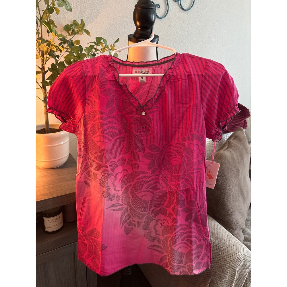 Koi by Kathy Peterson Women Pink Floral Stripe Scrub Top XS NWT New With‎ Tags